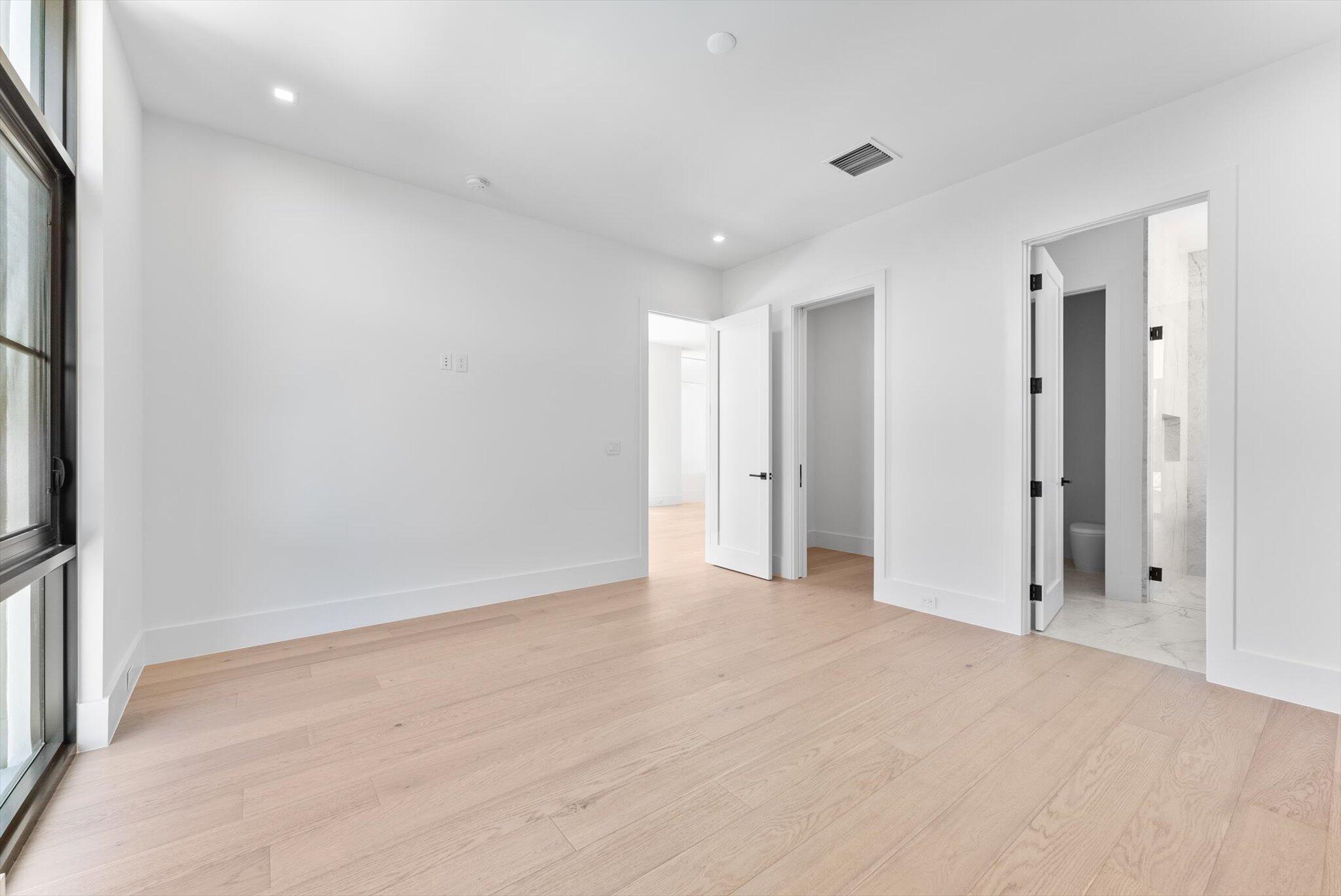 880 Northeast 3rd Avenue Boca Raton, FL 33432 - Photo 64 of 100 a view of an empty room