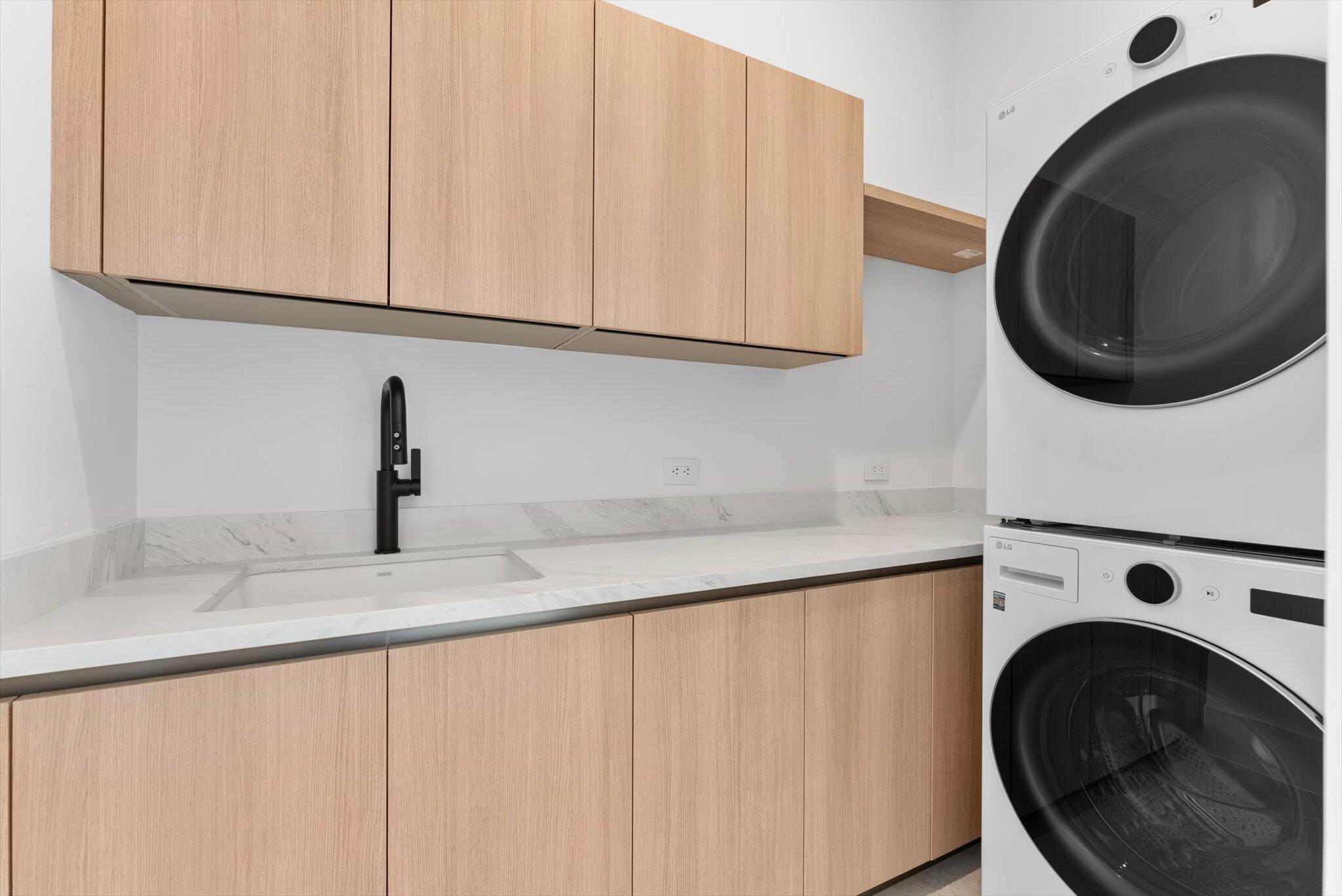 880 Northeast 3rd Avenue Boca Raton, FL 33432 - Photo 73 of 100 upstairs laundry