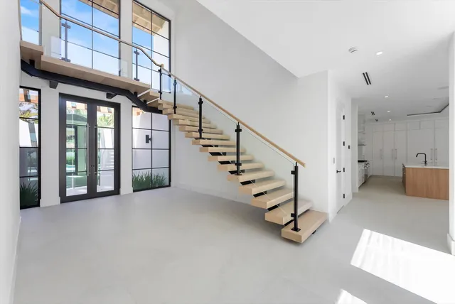 $5,950,000 | 880 Northeast 3rd Avenue, Boca Raton, FL 33432