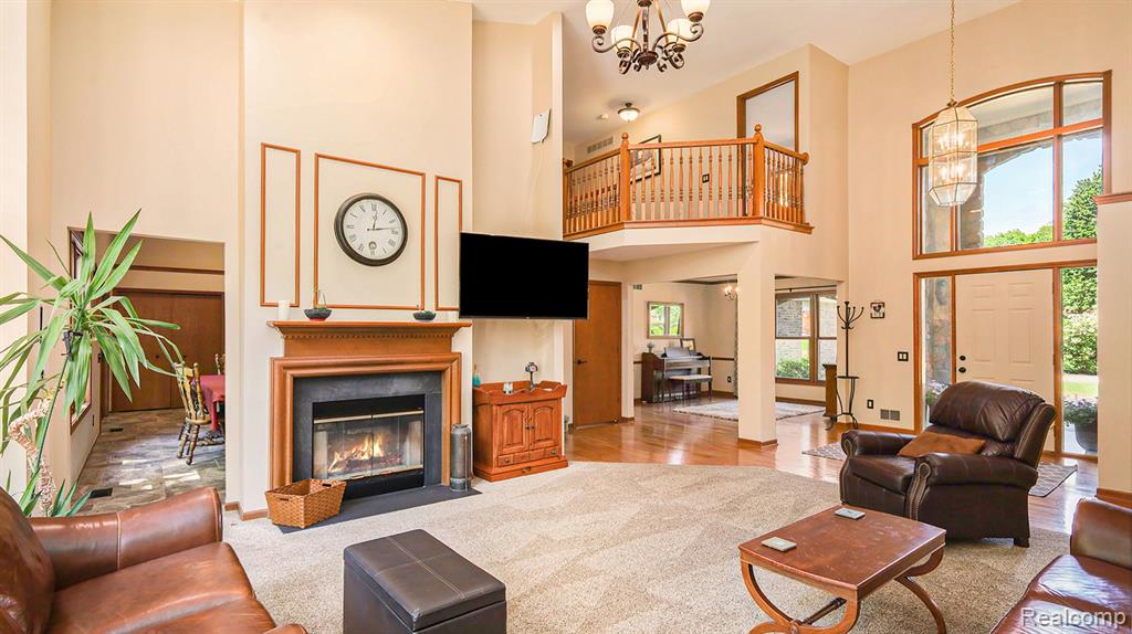 3827 Kaeleaf Road Lake Orion, MI 48360 - Photo 8 of 59
