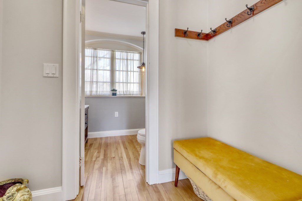 33 Everett Avenue Winchester, MA 01890 - Photo 7 of 42