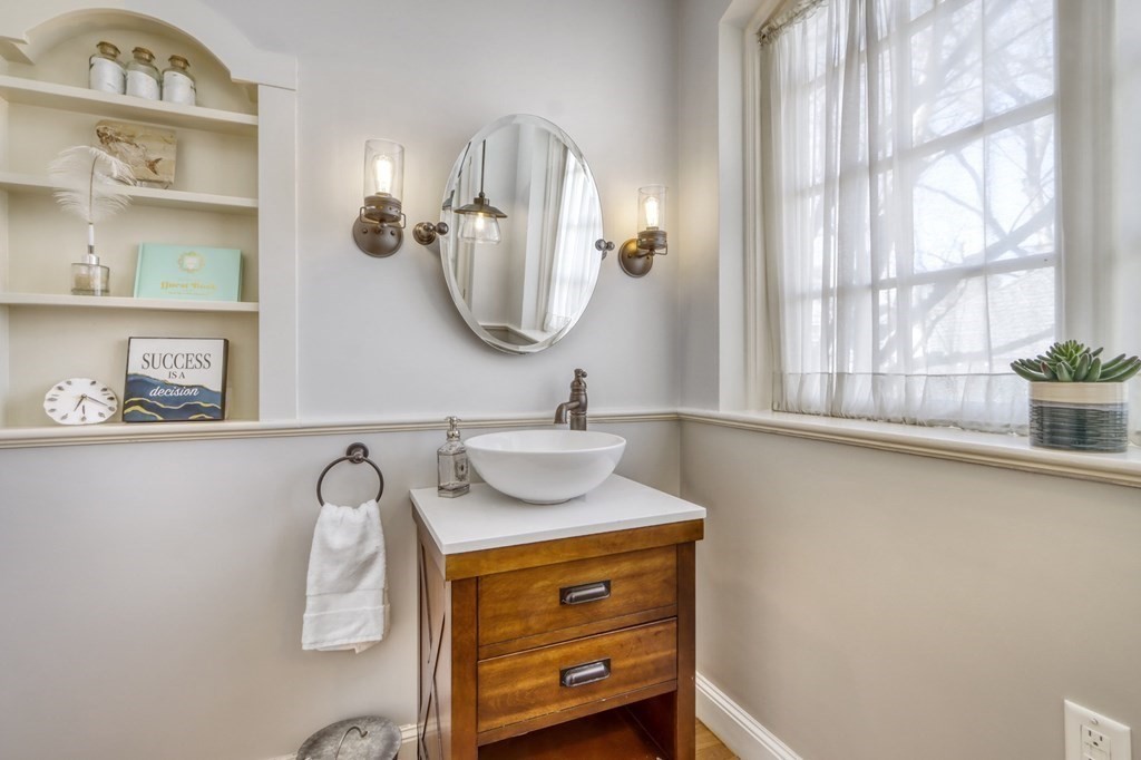 33 Everett Avenue Winchester, MA 01890 - Photo 8 of 42