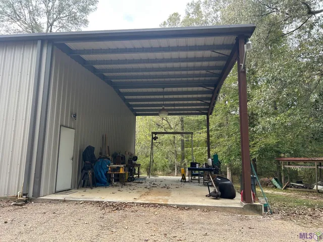 $590,000 | 9288 Rudolph Davis Road, St. Francisville, LA 70775