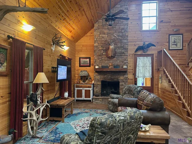 $590,000 | 9288 Rudolph Davis Road, St. Francisville, LA 70775