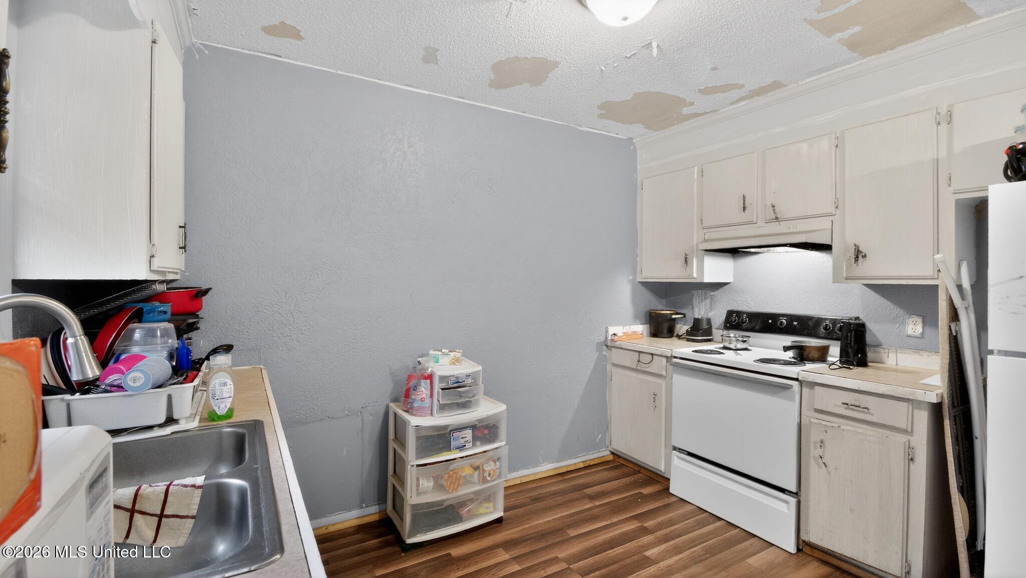 2631 Campground Road Lauderdale, MS 39335 - Photo 6 of 15 06_2631_Campground_Rd-Kitchen-9361