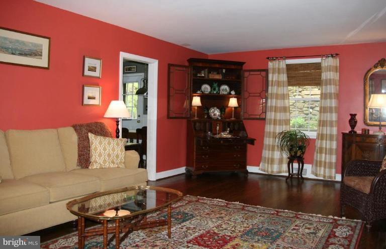 608 Coventry Road Towson, MD 21286 - Photo 4 of 20 Living Room #3