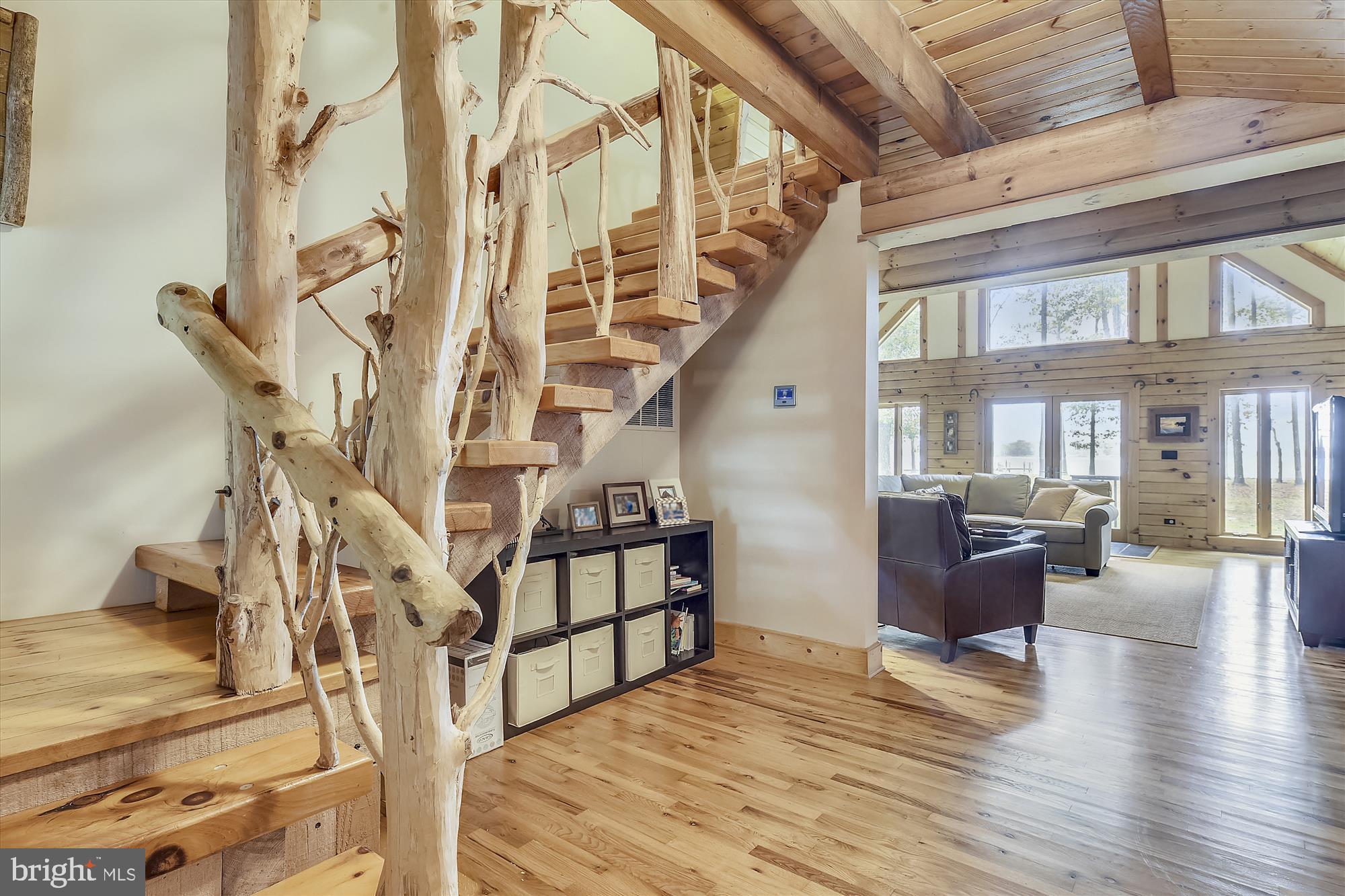 775 Cooks Point Road Cambridge, MD 21613 - Photo 33 of 67 Custom staircase