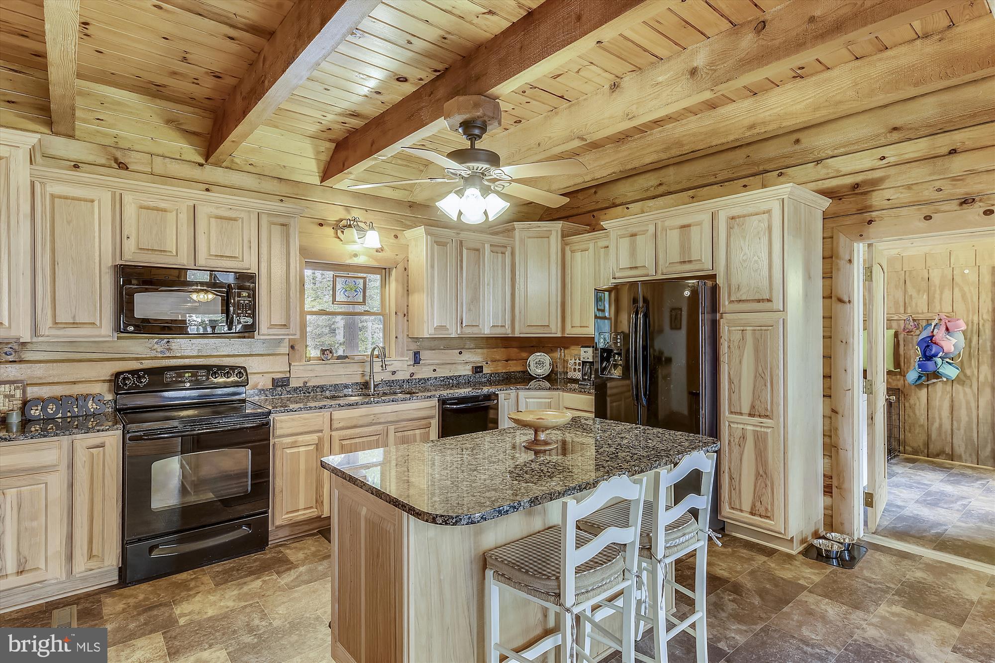 775 Cooks Point Road Cambridge, MD 21613 - Photo 34 of 67 Kitchen with island