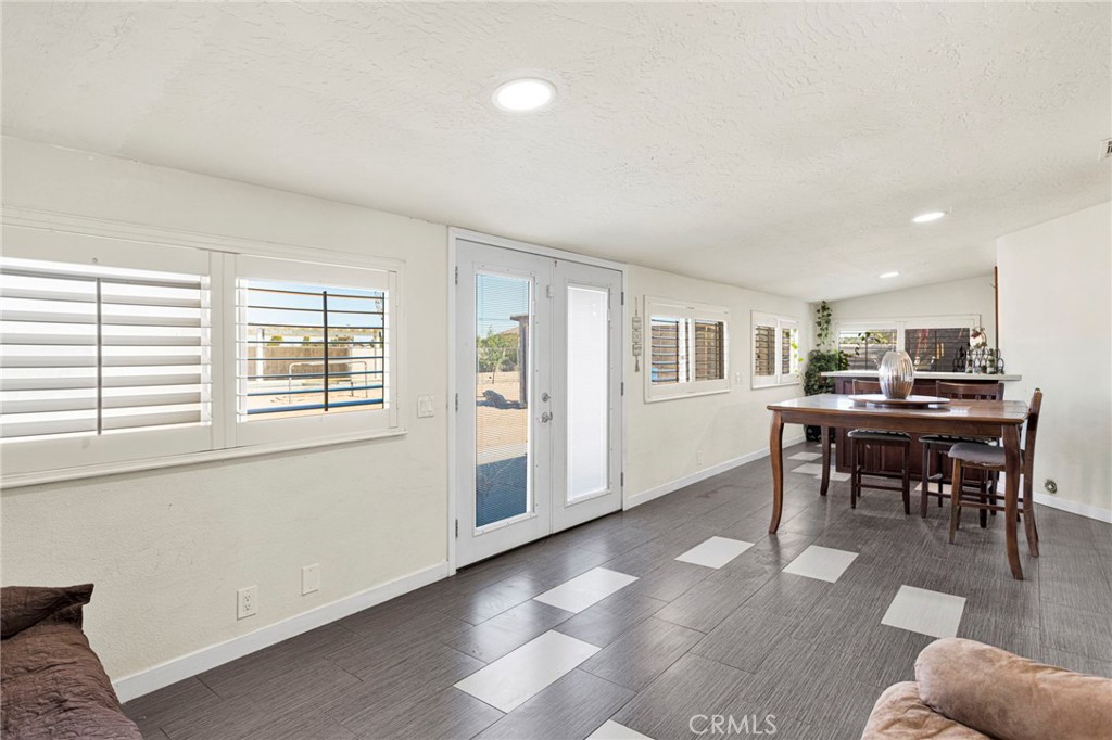 10080 Deep Creek Road Apple Valley, CA 92308 - Photo 23 of 55