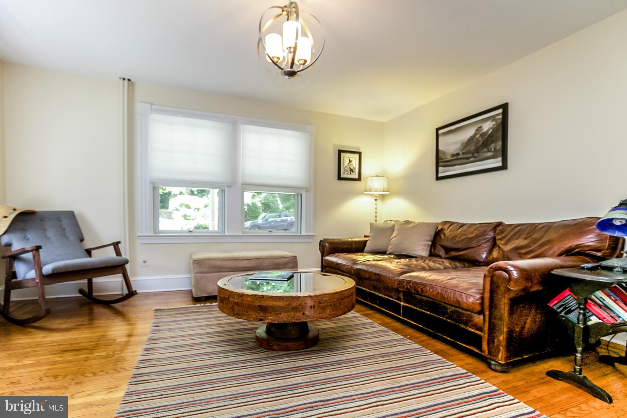 4605 Wilmslow Road Baltimore, MD 21210 - Photo 3 of 29 Living Room