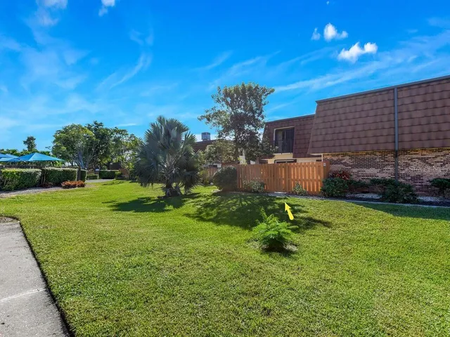 $264,900 | 1450 Park Shore Circle, Unit 3, Fort Myers, FL 33901