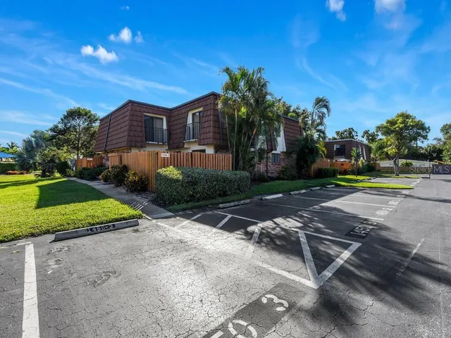 $264,900 | 1450 Park Shore Circle, Unit 3, Fort Myers, FL 33901