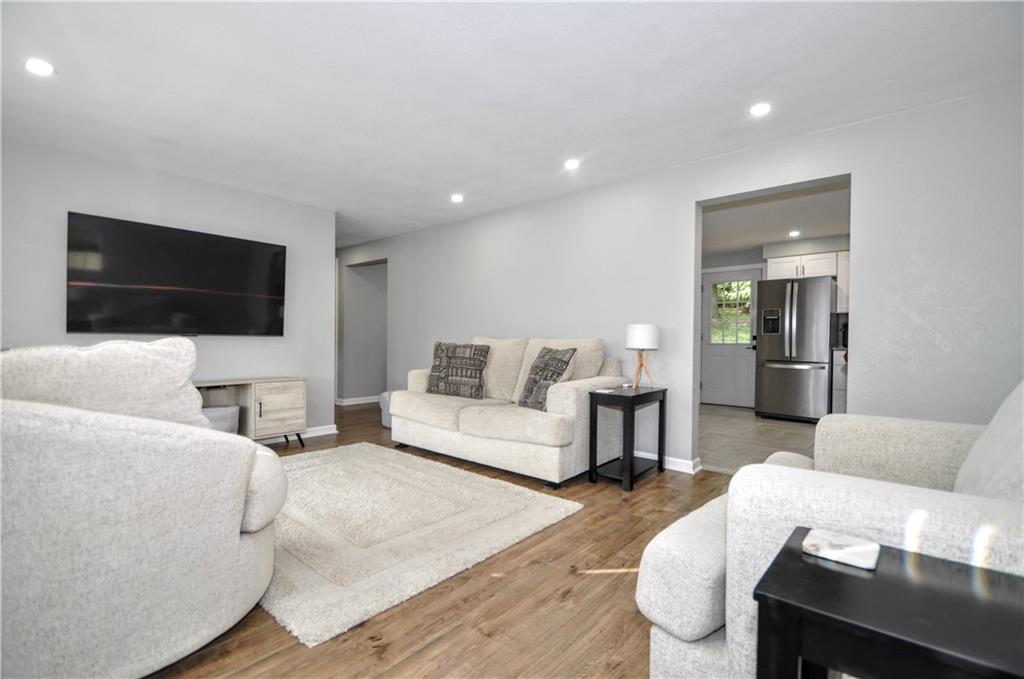 245 Revo Road Pittsburgh, PA 15236 - Photo 7 of 33 Gallery Image 7