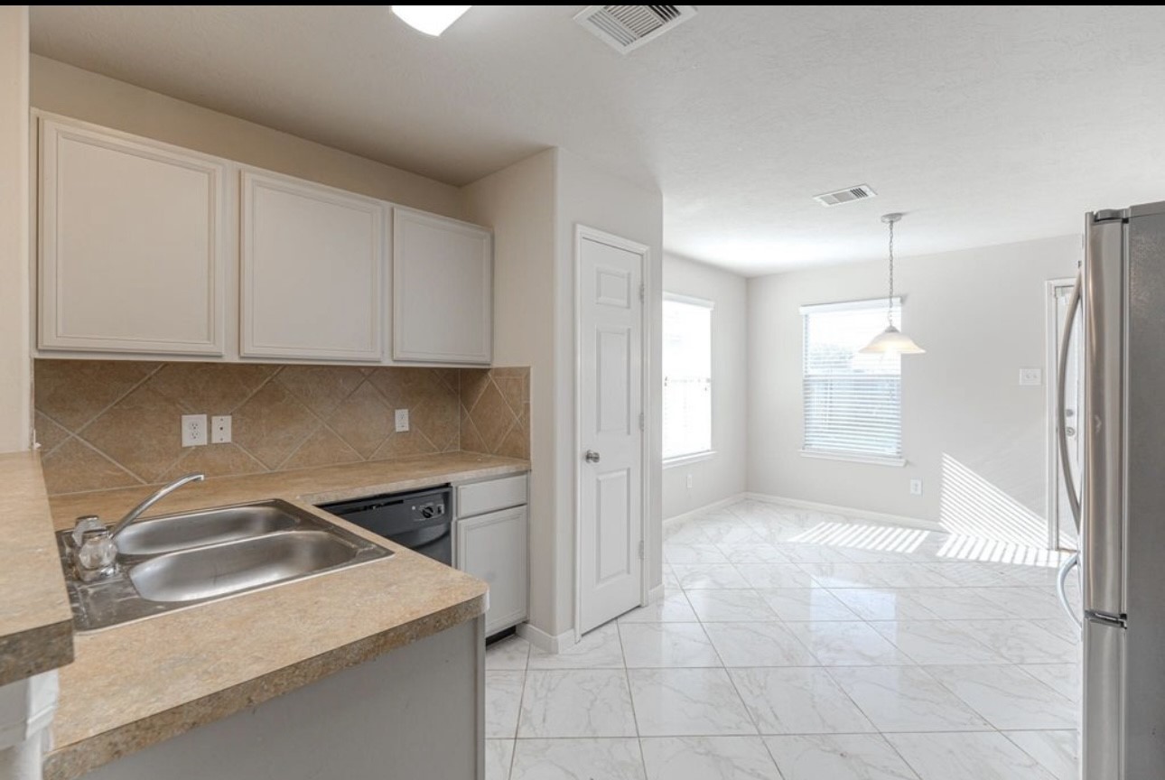 21611 Falvel Misty Drive Spring, TX 77388 - Photo 9 of 24