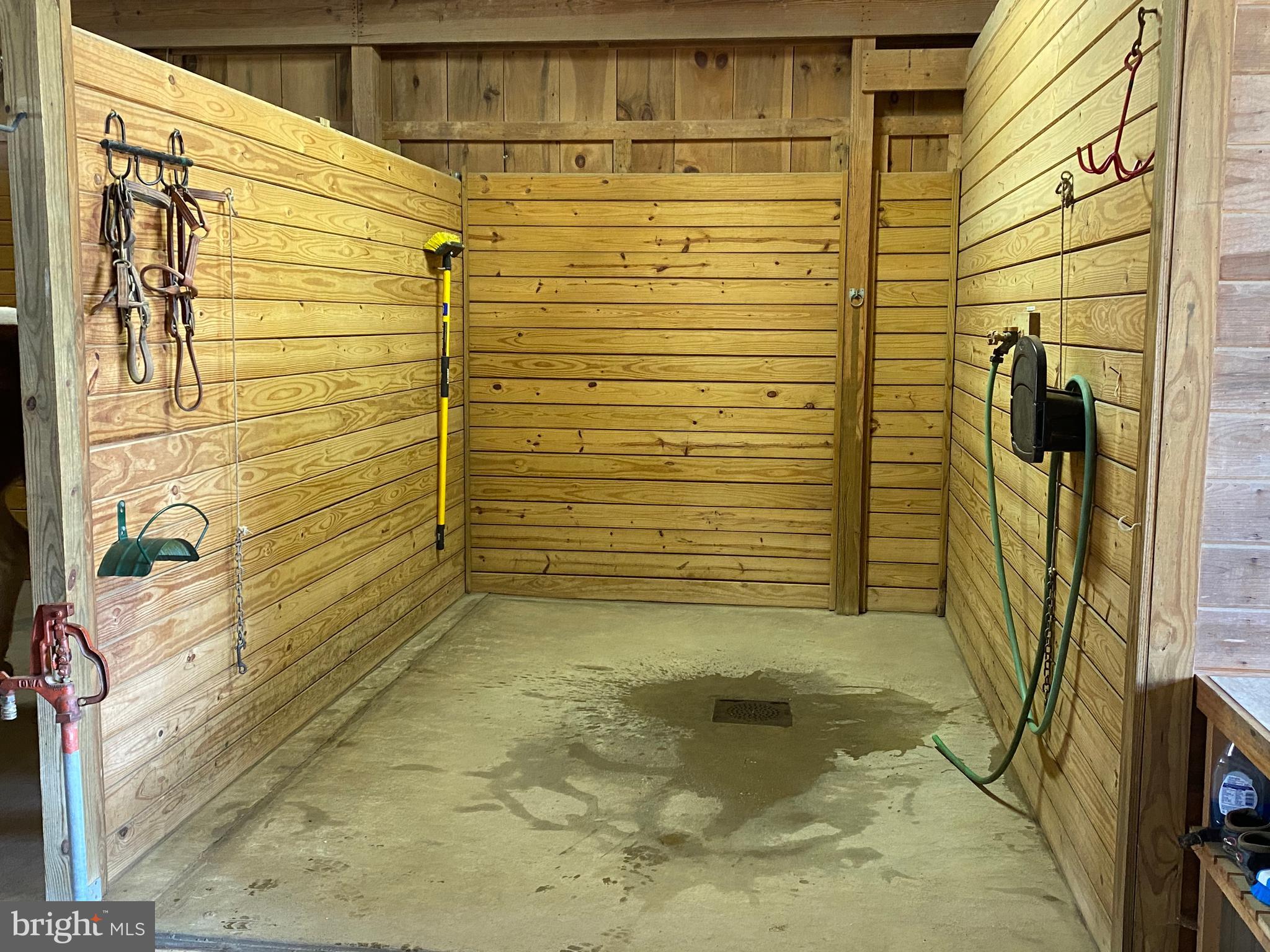 1558 Bollinger Road Westminster, MD 21157 - Photo 16 of 100 Washrack with hot and cold water