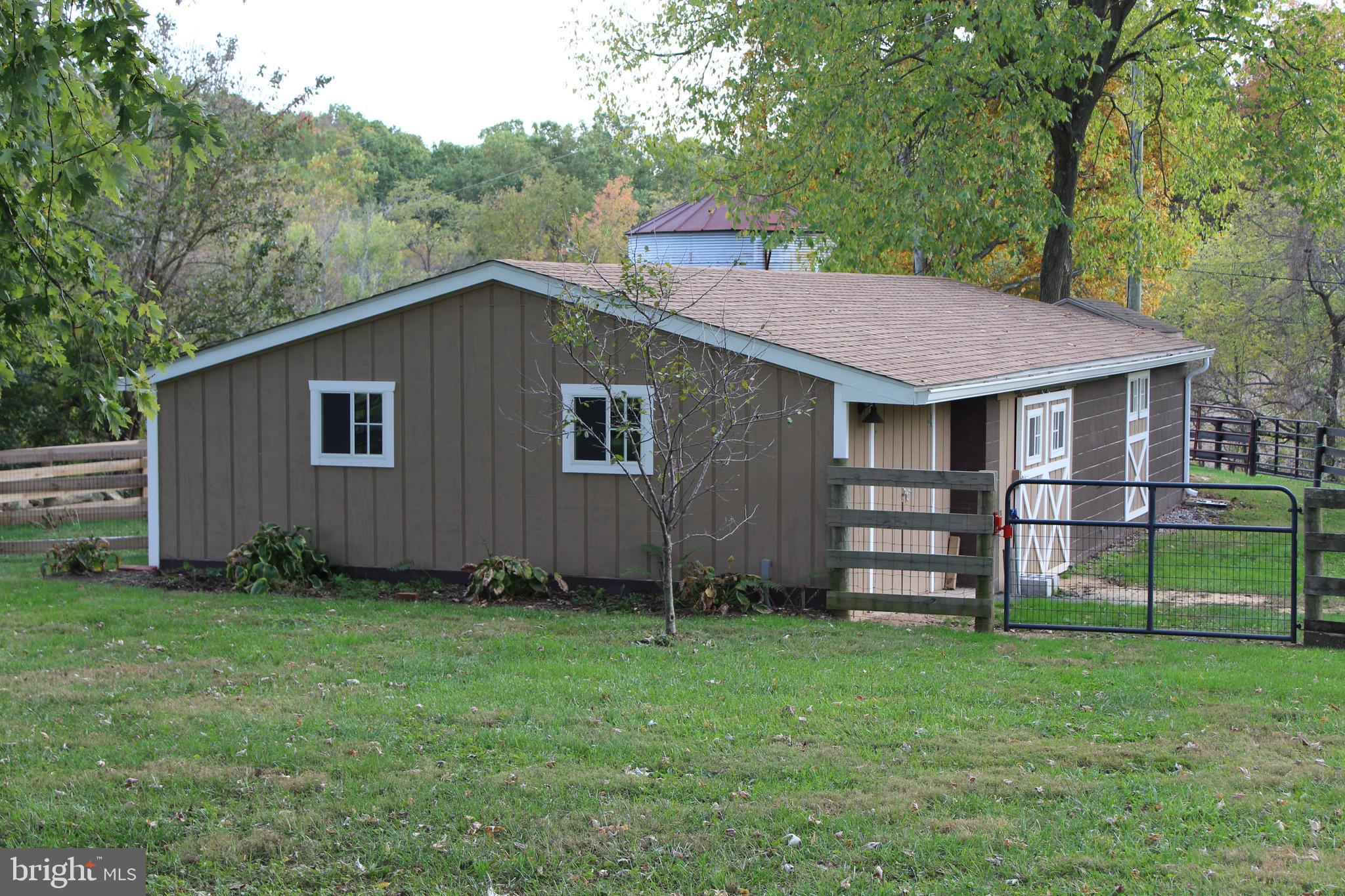 1558 Bollinger Road Westminster, MD 21157 - Photo 23 of 100 Two stall pony barn with feed room