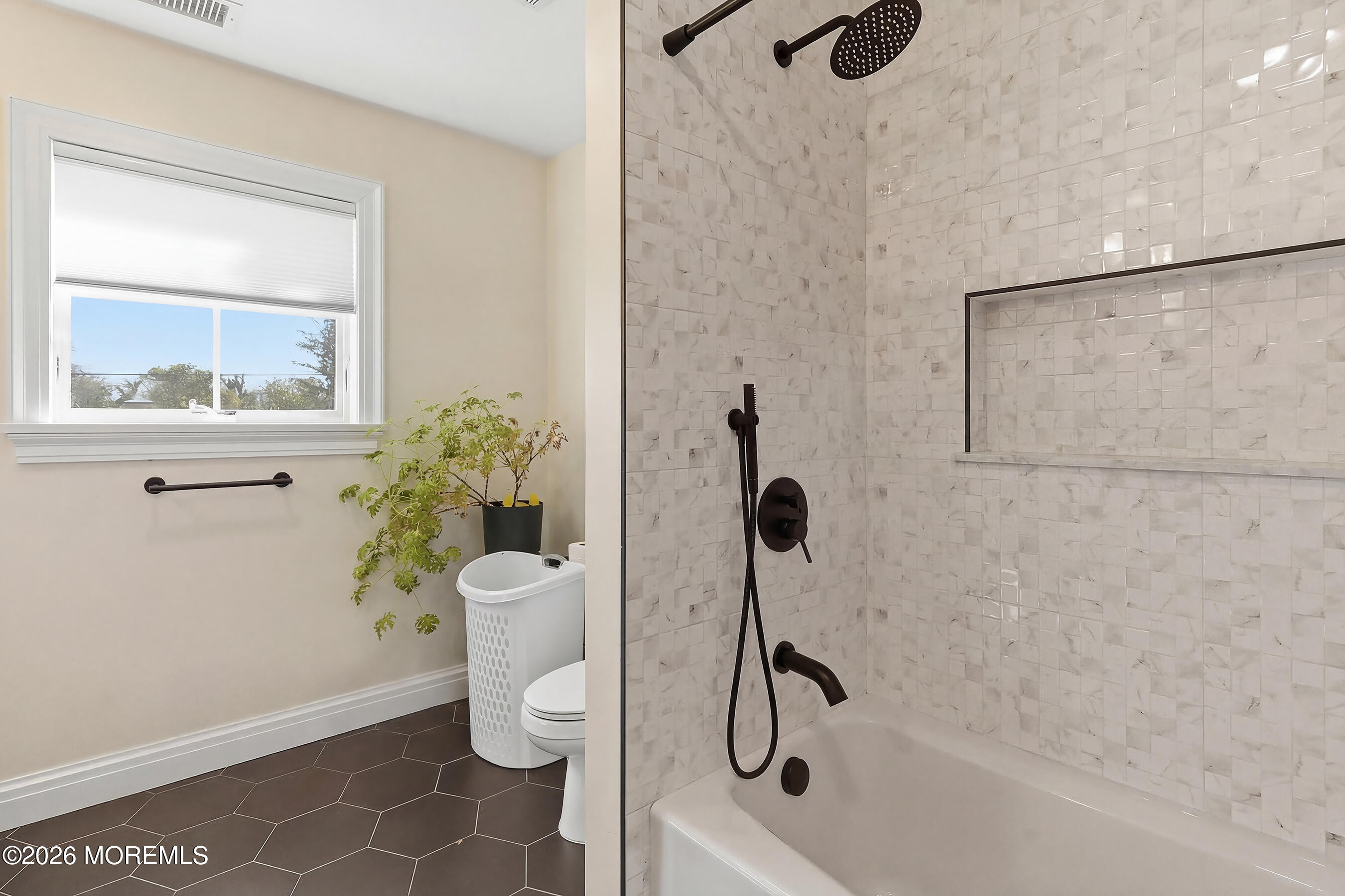 1603 Jackson Street Point Pleasant, NJ 08742 - Photo 24 of 45 31-Bath 3B DECLUTTERED