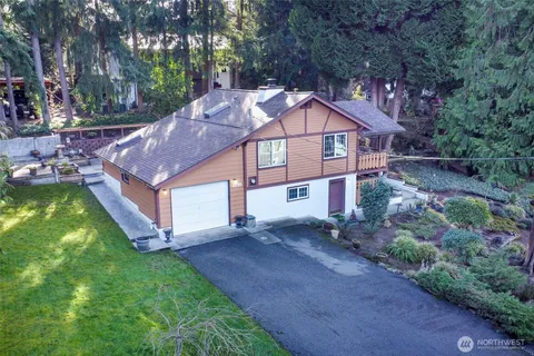 $750,000 | 2735 Northeast 103rd Street, Seattle, WA 98125
