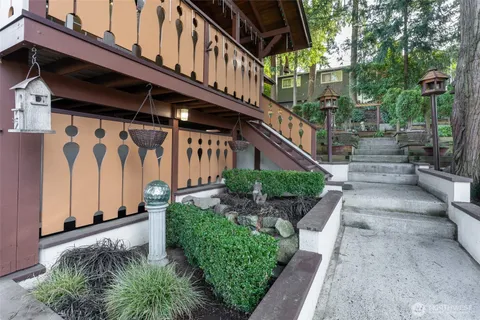 $750,000 | 2735 Northeast 103rd Street, Seattle, WA 98125