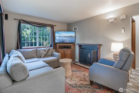 $750,000 | 2735 Northeast 103rd Street, Seattle, WA 98125