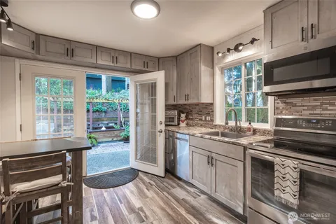 $750,000 | 2735 Northeast 103rd Street, Seattle, WA 98125