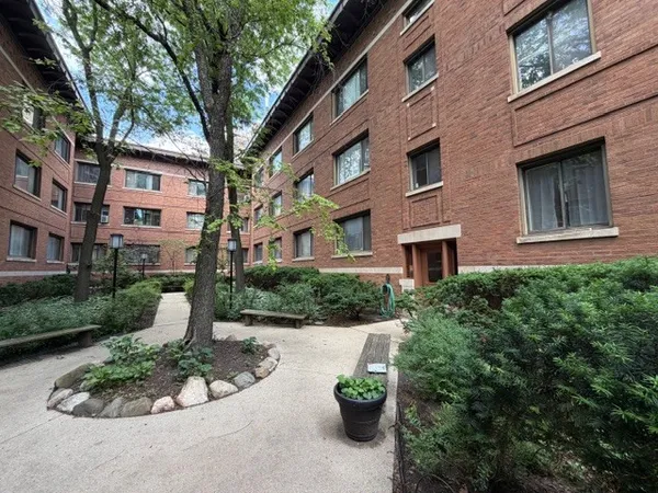 $2,500 | 804 West Lakeside Place, Unit 201, Chicago, IL 60640