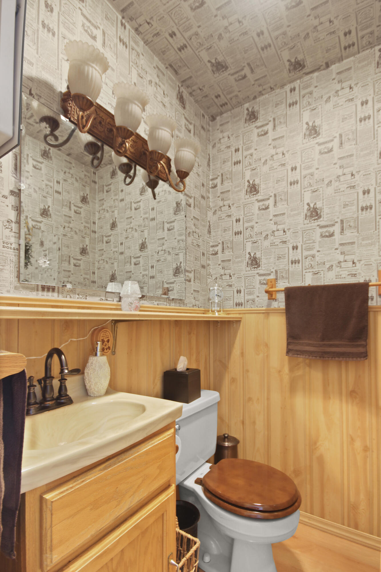1015 North Rensselaer Street Griffith, IN 46319 - Photo 9 of 17 1333x2000