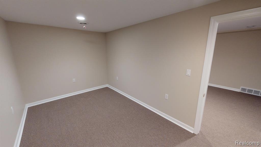 46707 Maidstone Road Canton, MI 48187 - Photo 25 of 33