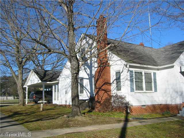 117 Spring Garden Circle High Point, NC 27260 - Photo 2 of 10 Exterior Front.