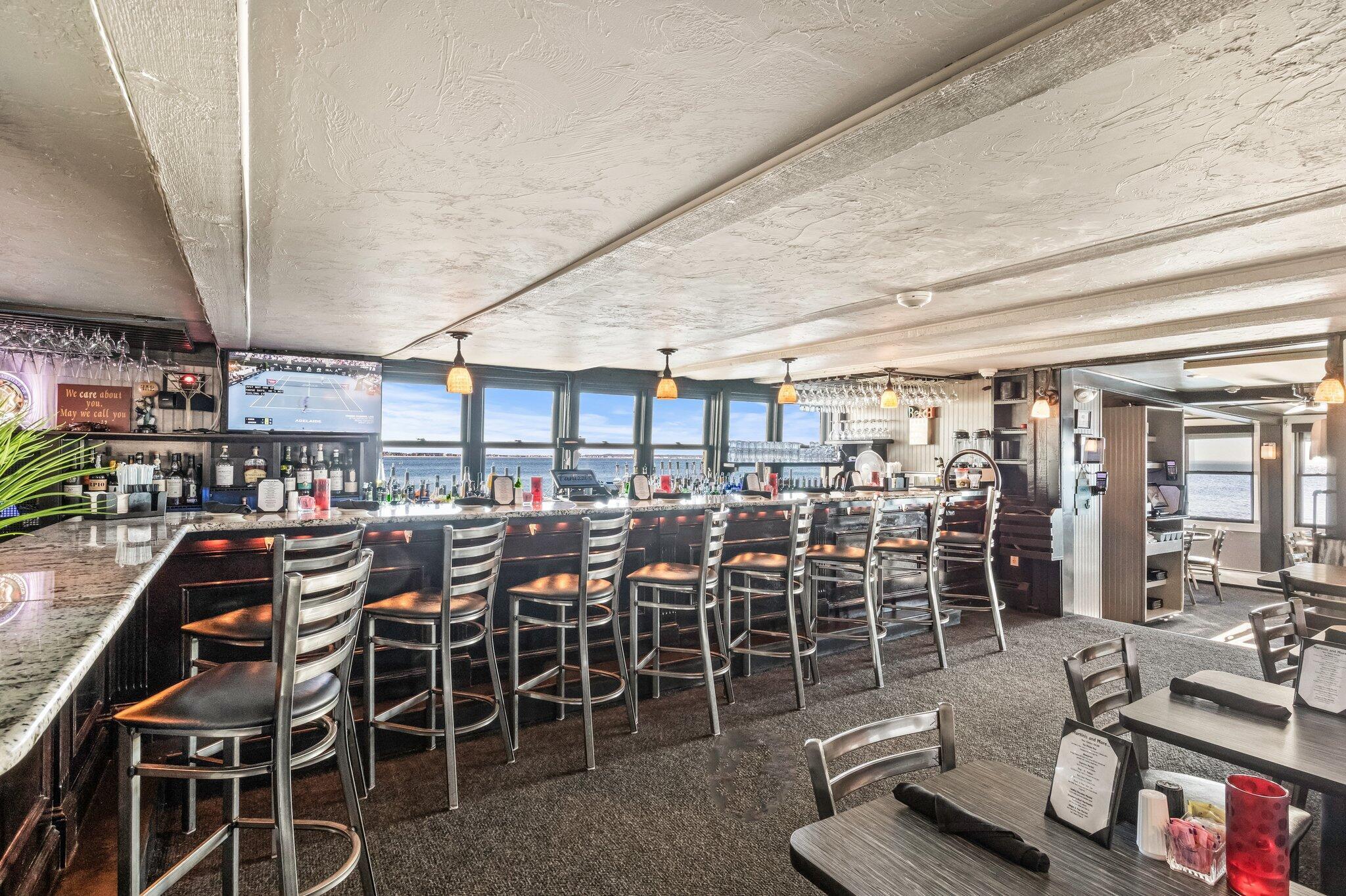 539 Commercial Street, Unit 1 Provincetown, MA 02657 - Photo 15 of 21 photo_online_015