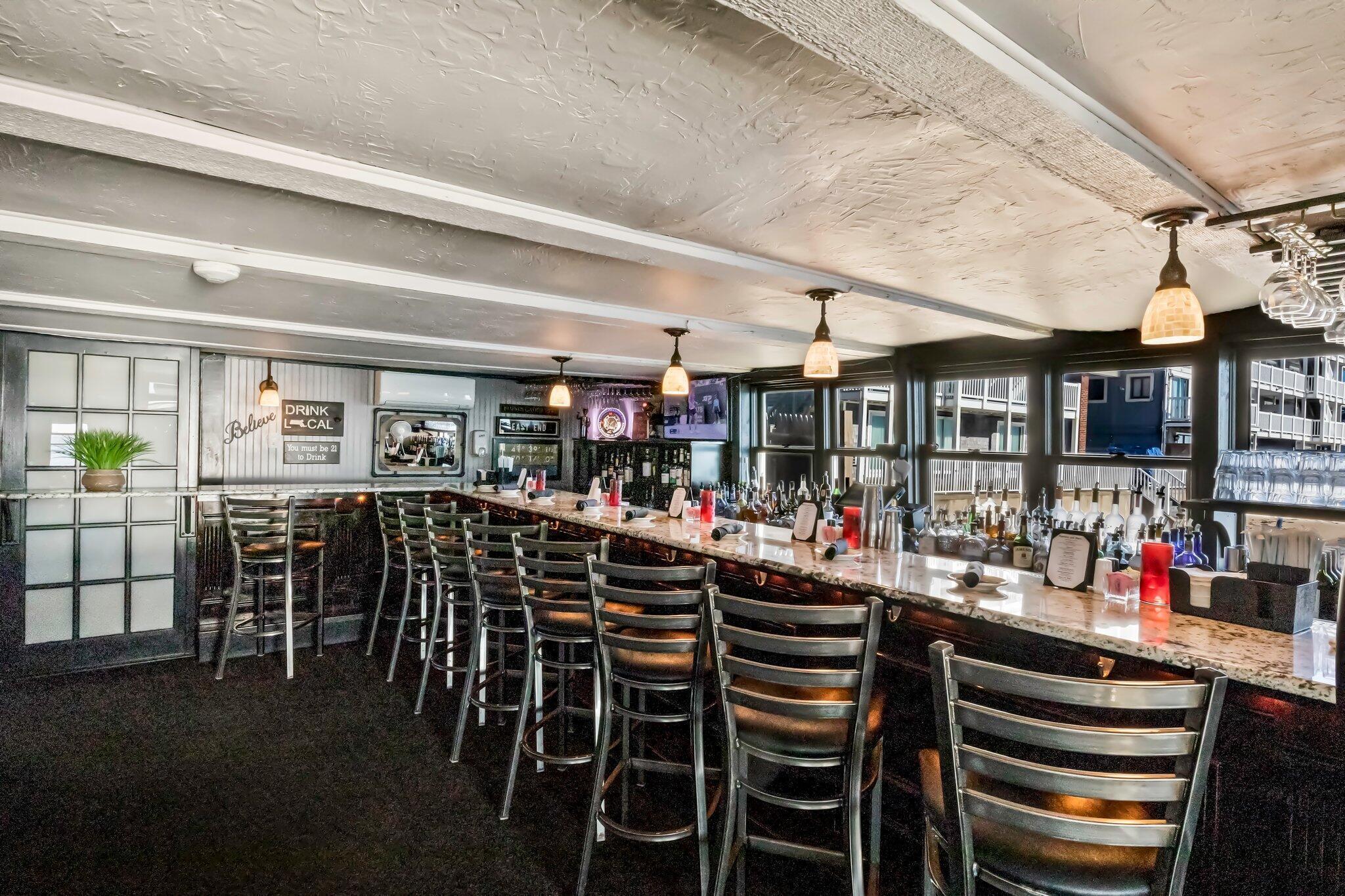 539 Commercial Street, Unit 1 Provincetown, MA 02657 - Photo 16 of 21 photo_online_016