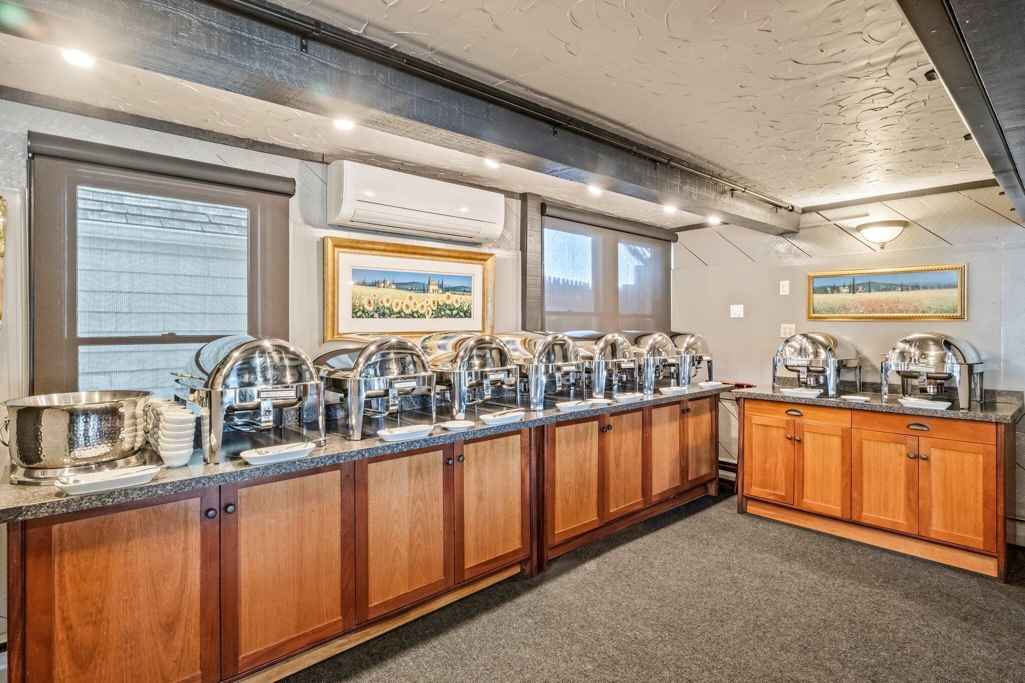 539 Commercial Street, Unit 1 Provincetown, MA 02657 - Photo 18 of 21 photo_online_018