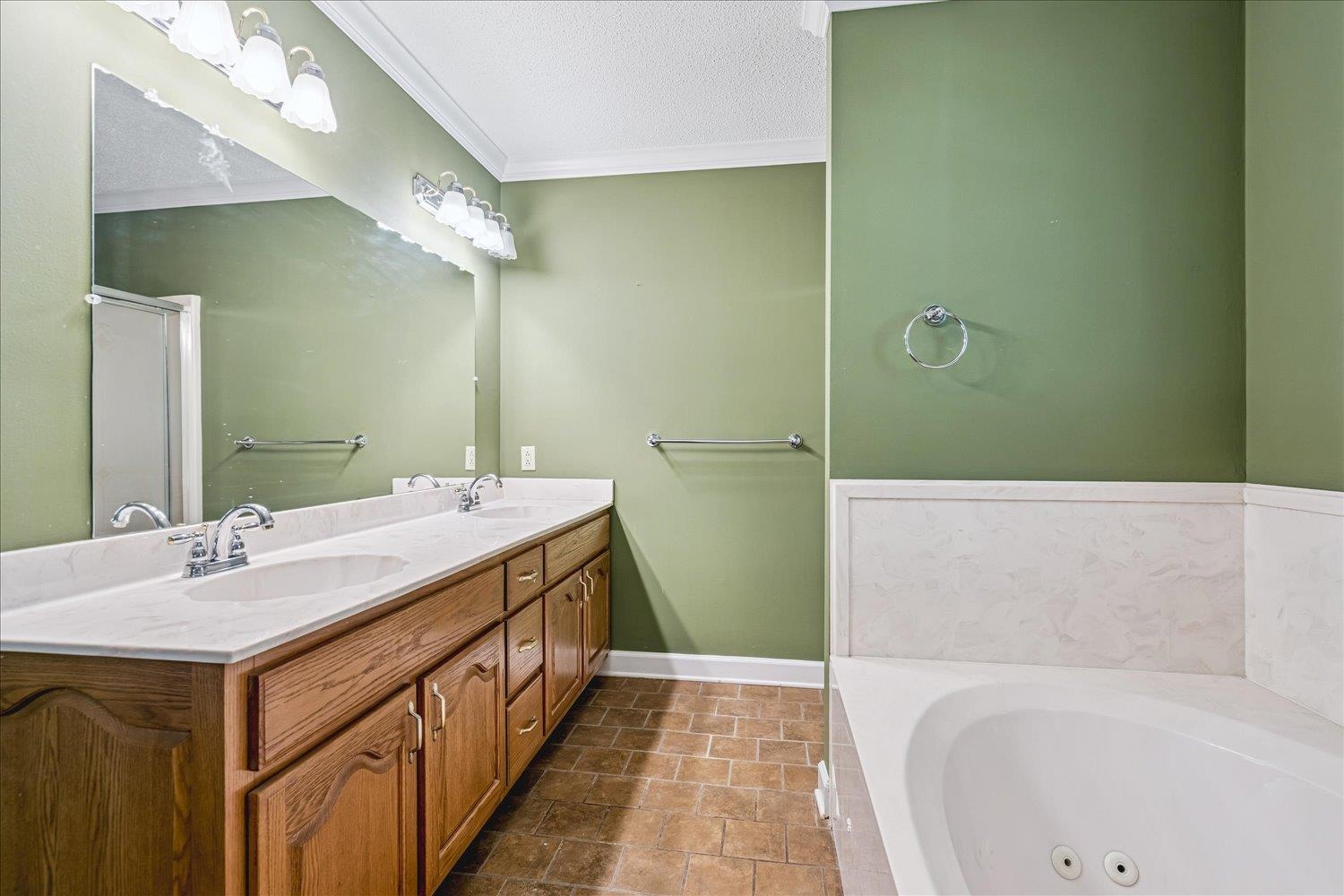 2132 Williams Switch Road Ripley, TN 38063 - Photo 19 of 33 Jetted tub,separate shower,double vanities,tile floors.