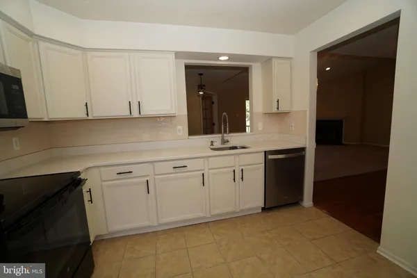 $2,100 | 406 Bedford Court, Quakertown, PA 18951