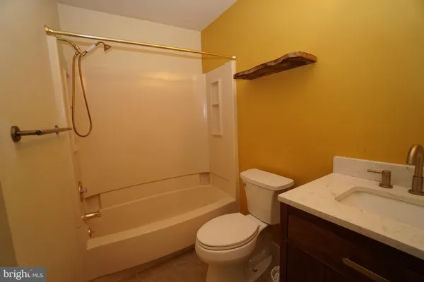 $2,100 | 406 Bedford Court, Quakertown, PA 18951