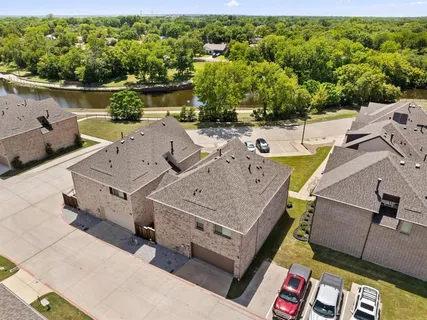 $452,999 | 744 Patriot Lane, Irving, TX 75060