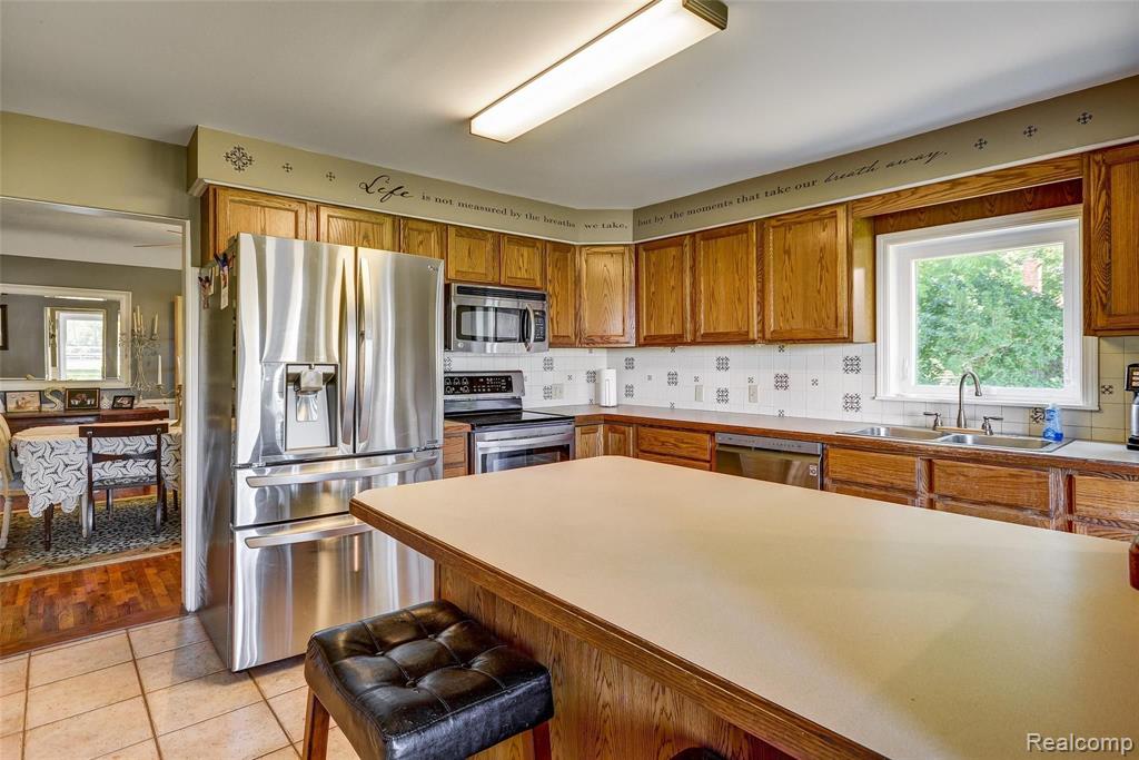 2356 East Cook Road Grand Blanc, MI 48439 - Photo 14 of 76