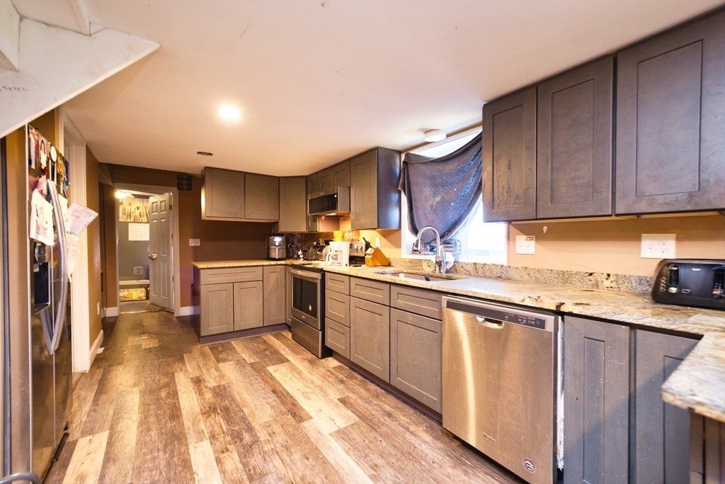 2106 Meridian Street Fall River, MA 02720 - Photo 12 of 22