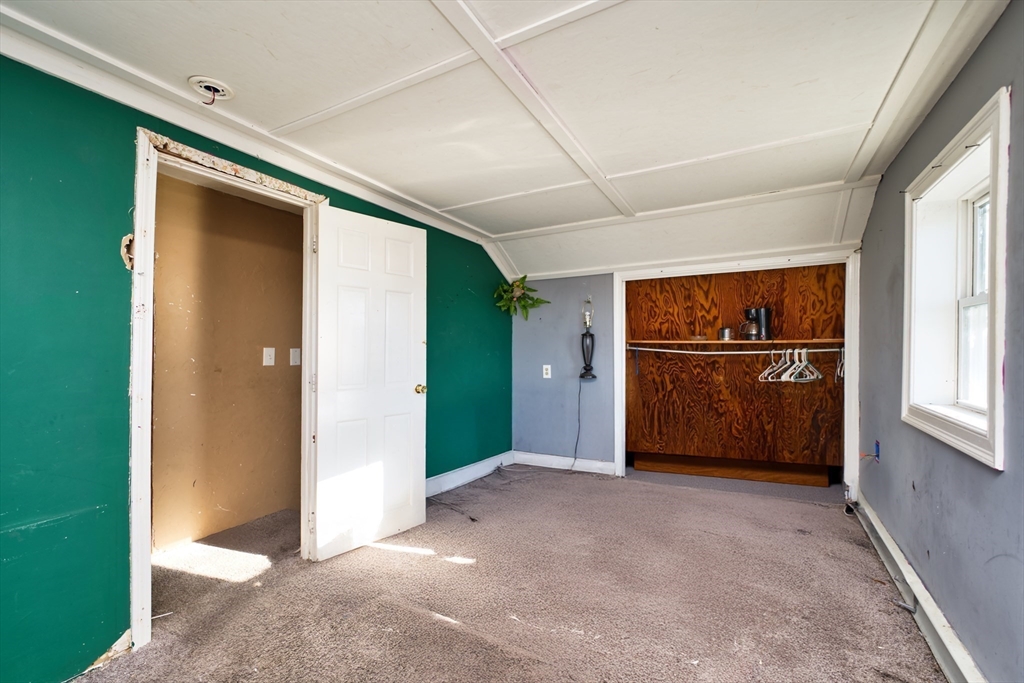 2106 Meridian Street Fall River, MA 02720 - Photo 15 of 22