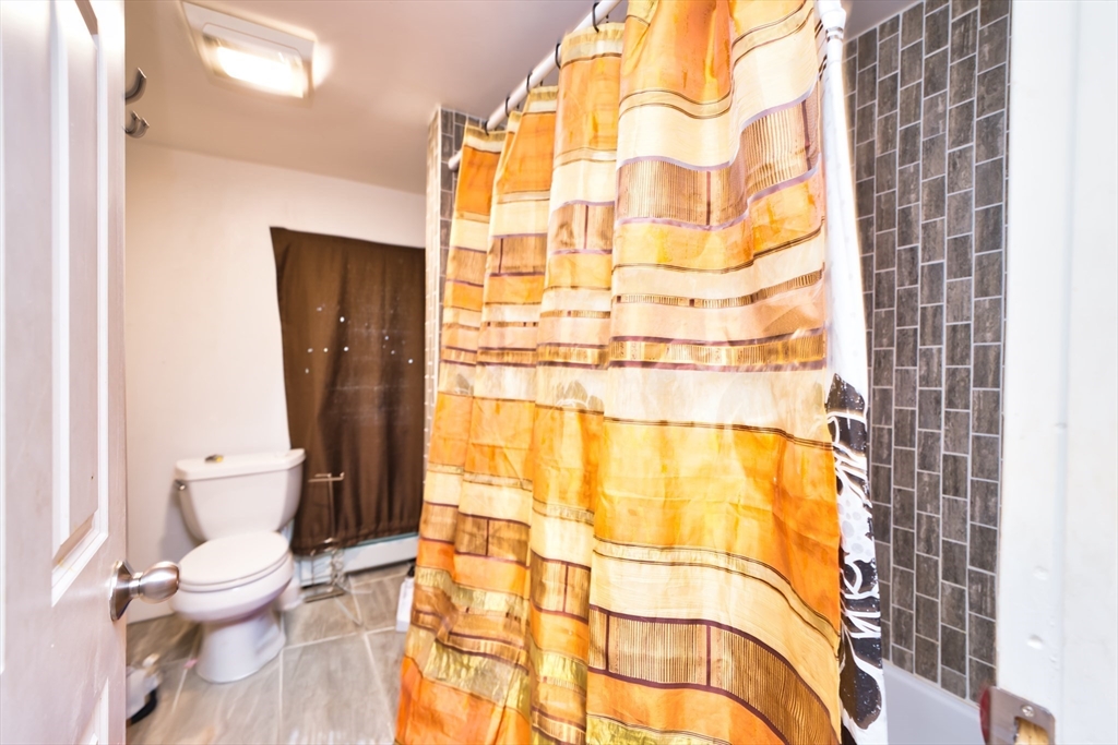 2106 Meridian Street Fall River, MA 02720 - Photo 18 of 22