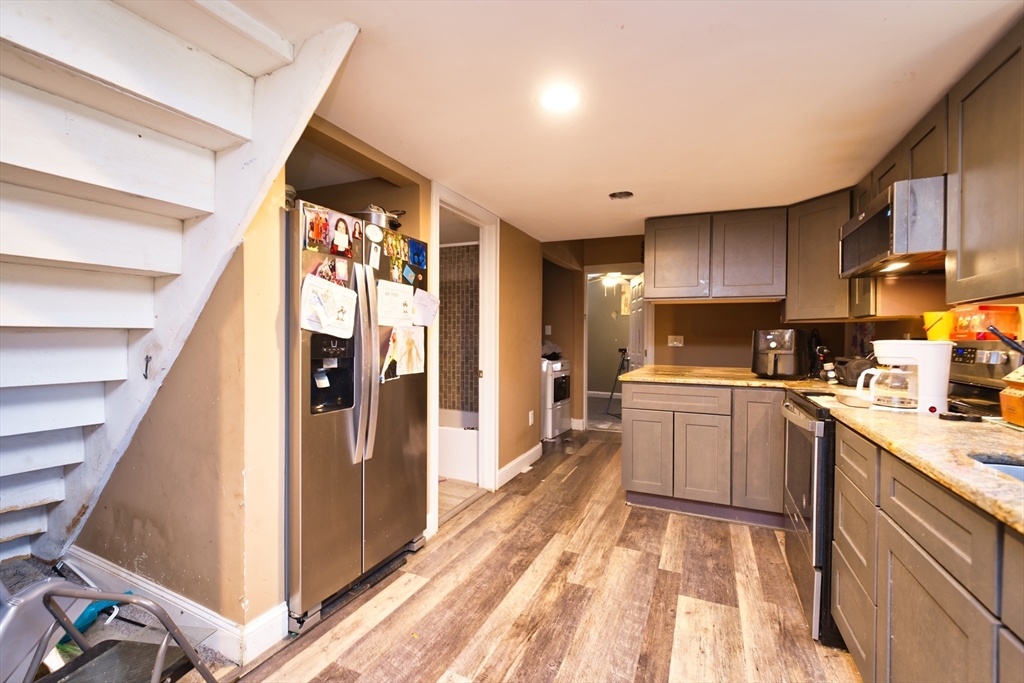 2106 Meridian Street Fall River, MA 02720 - Photo 19 of 22