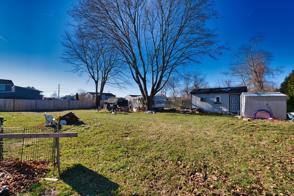 2106 Meridian Street Fall River, MA 02720 - Photo 21 of 22