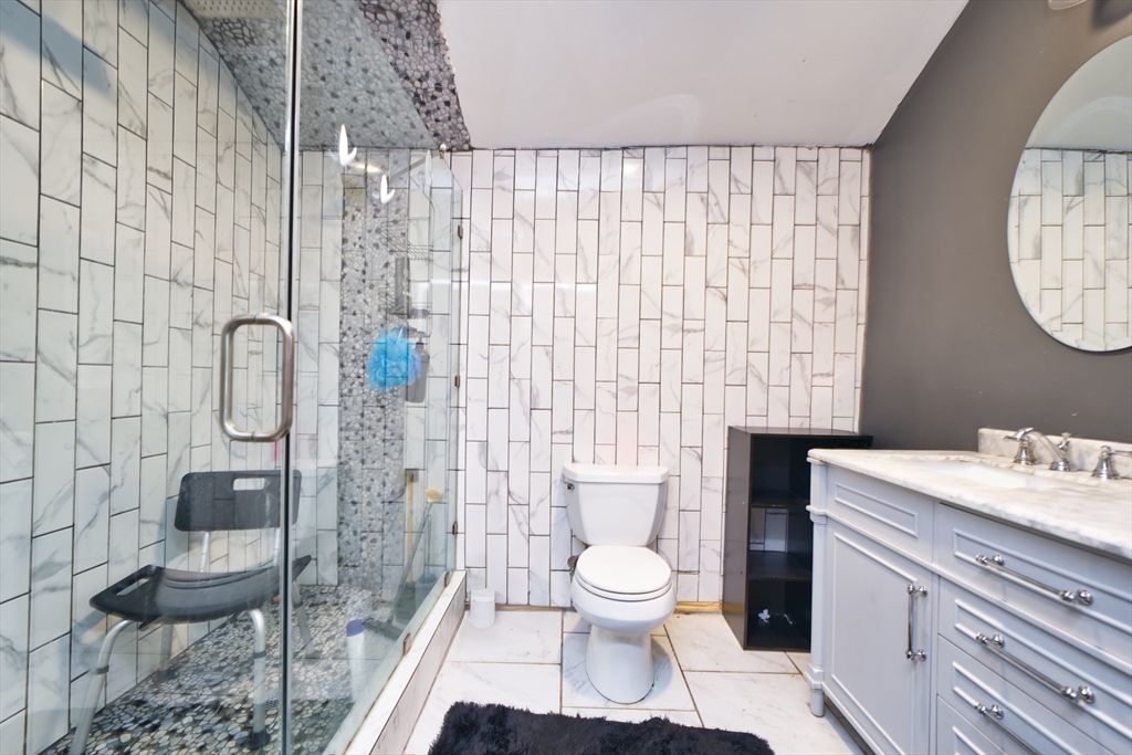 2106 Meridian Street Fall River, MA 02720 - Photo 6 of 22