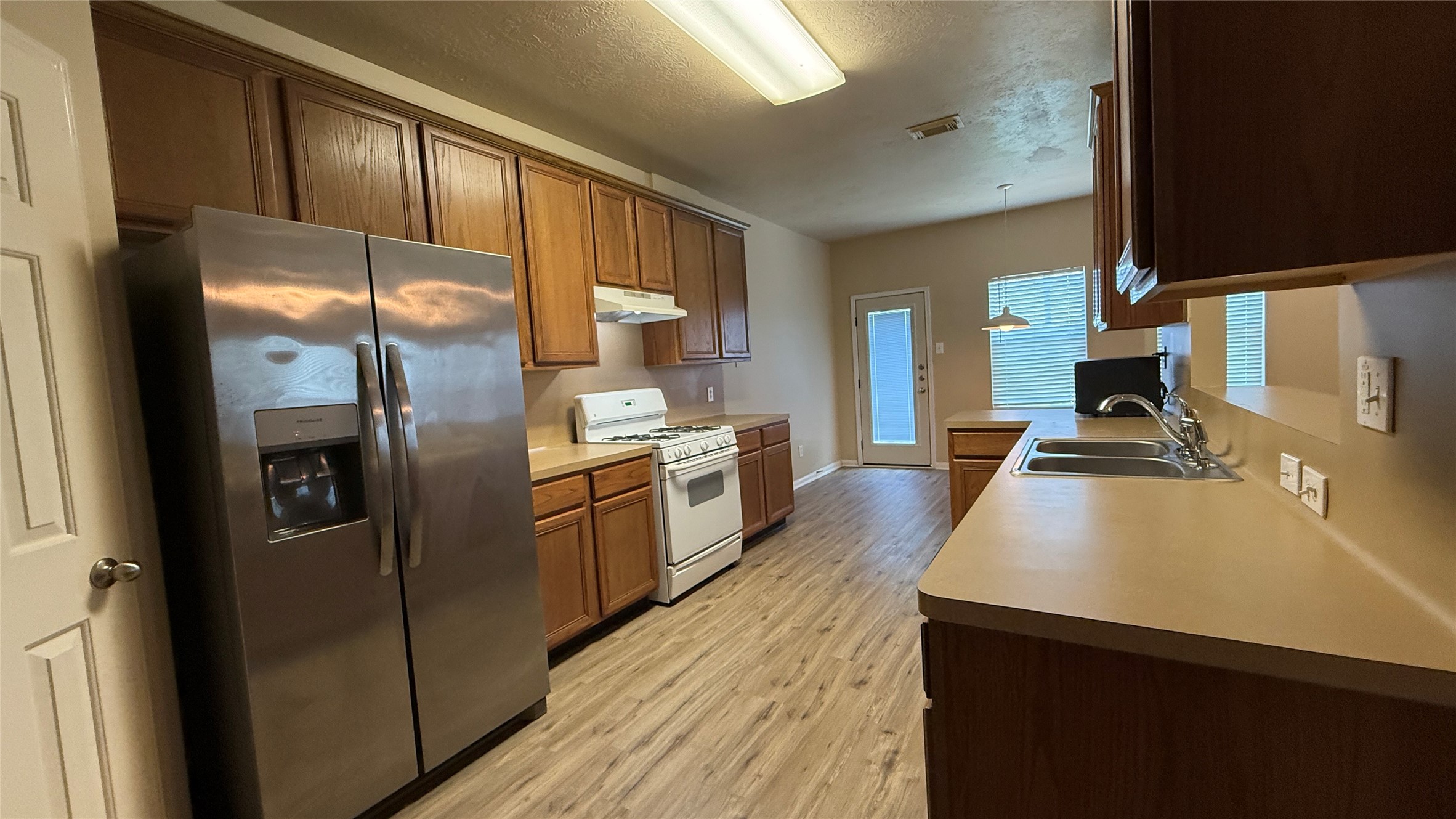 5127 Prosperity Circle Houston, TX 77018 - Photo 8 of 27