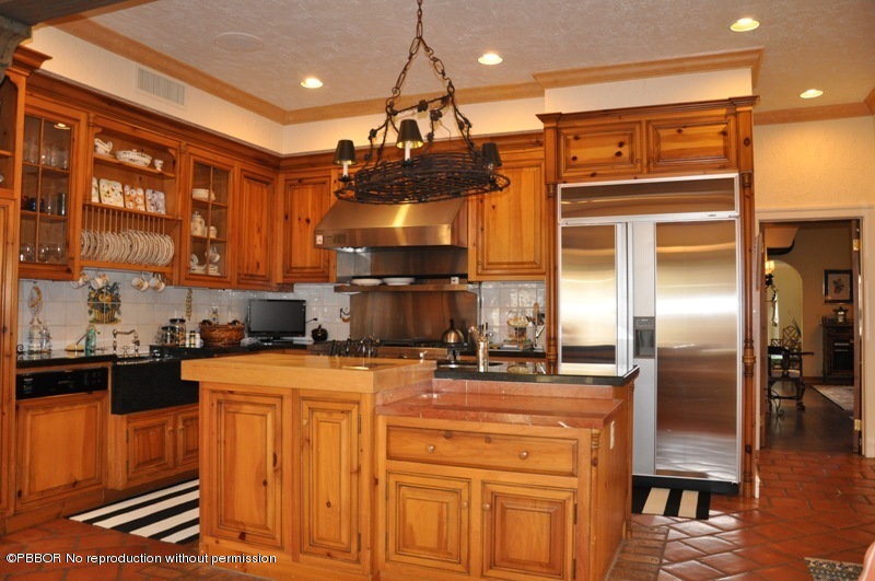196 Valencia Road West Palm Beach, FL 33401 - Photo 13 of 25 Kitchen