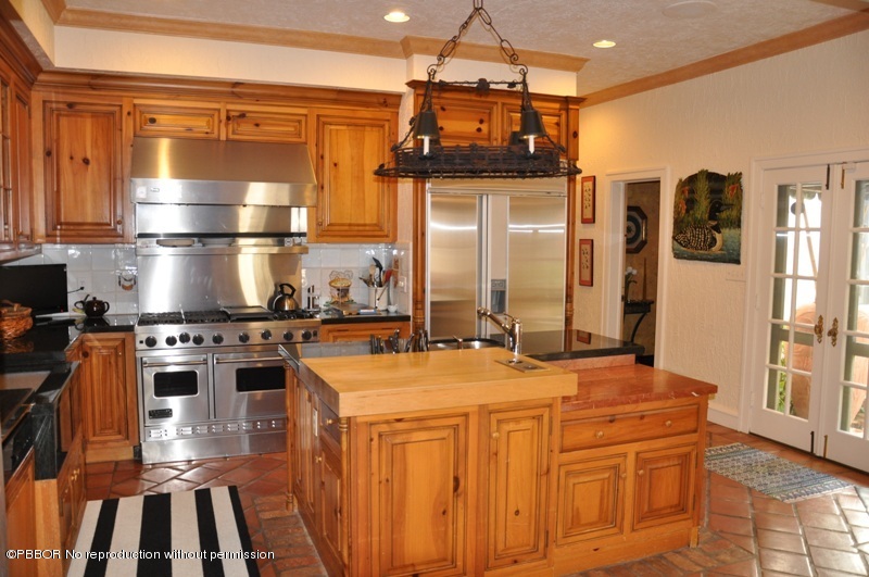 196 Valencia Road West Palm Beach, FL 33401 - Photo 14 of 25 Kitchen