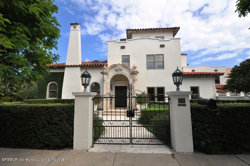 196 Valencia Road West Palm Beach, FL 33401 - Photo 3 of 25 Entrance