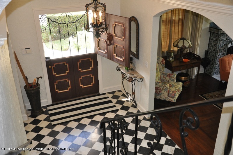 196 Valencia Road West Palm Beach, FL 33401 - Photo 5 of 25 Foyer