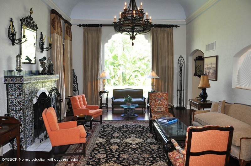 196 Valencia Road West Palm Beach, FL 33401 - Photo 7 of 25 Living Room