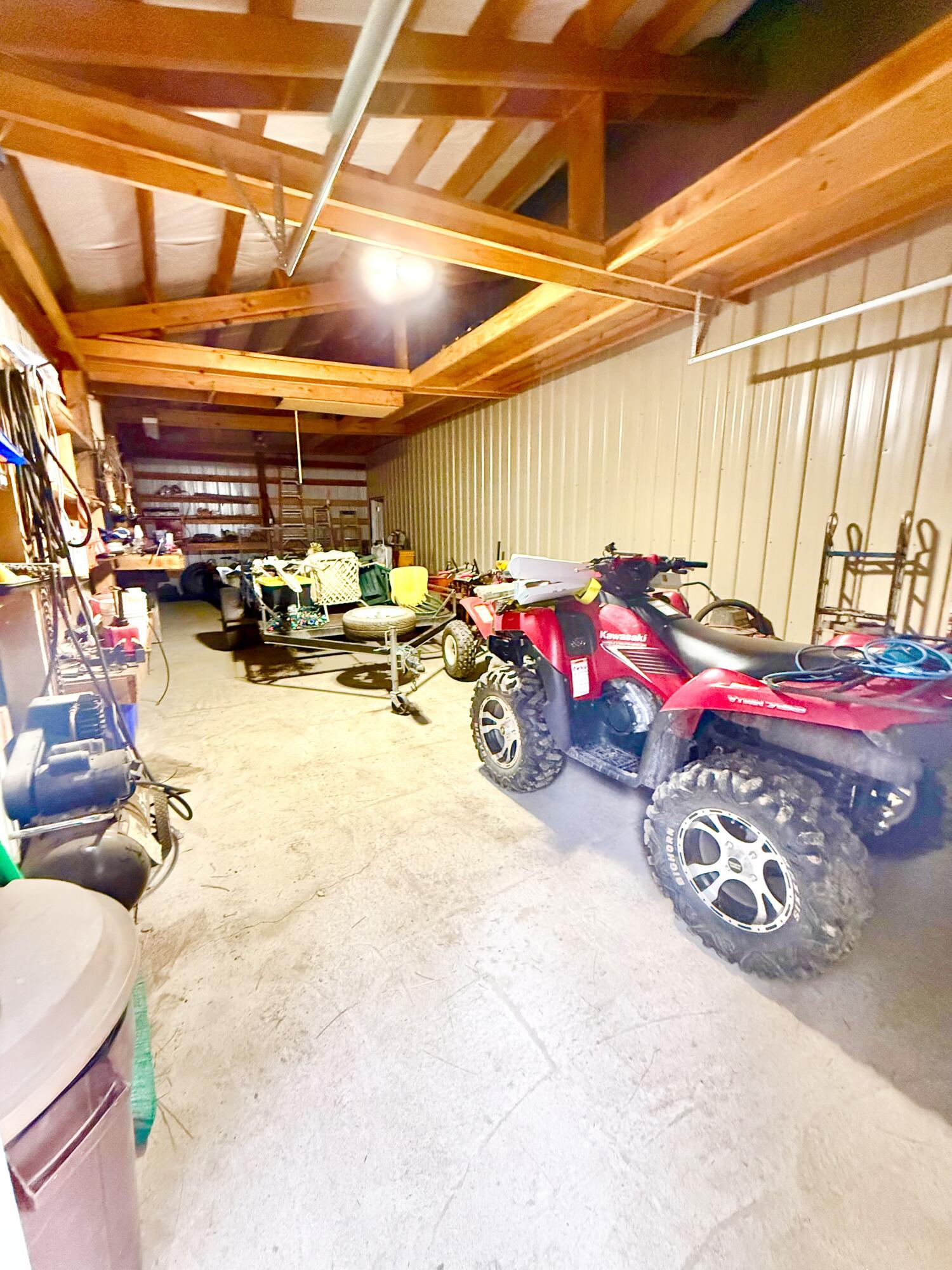 53158 Andrews Road La Pine, OR 97739 - Photo 4 of 9 1st bay 2160 sq ft shop